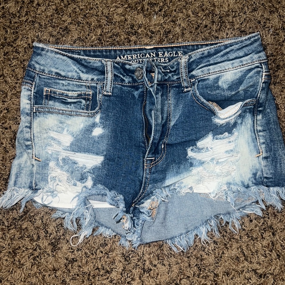 American eagle ripped jean shorts!